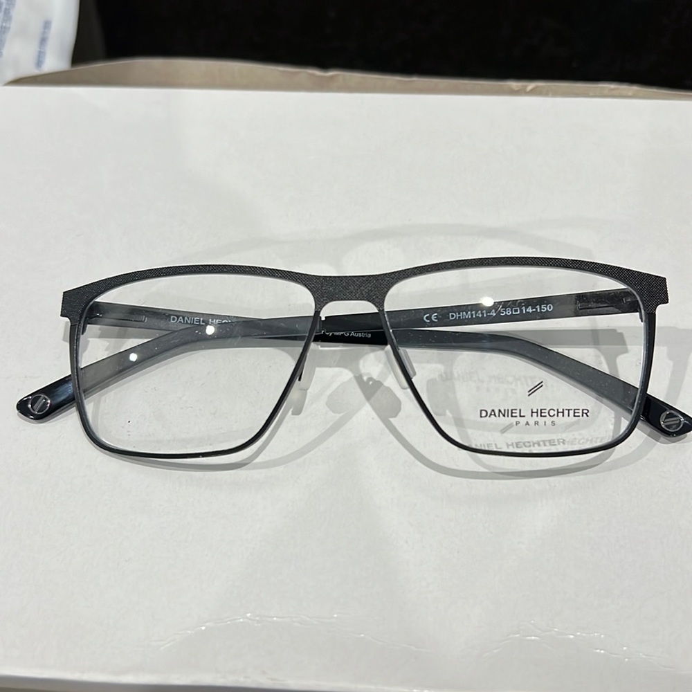 Brand new Authentic Daniel Hechter Eyeglasses Case & Wipe included